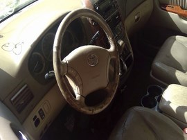 2005 TOYOTA SIENNA, XLE, 3.3L, AT, FWD.  Z25985